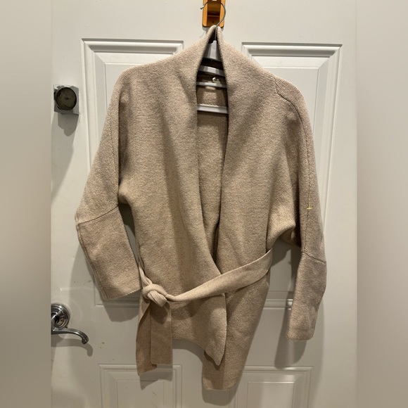 M.M. Lafleur  Ivory Jardigan Cardigan Cutouts Womens small - Picture 2 of 4